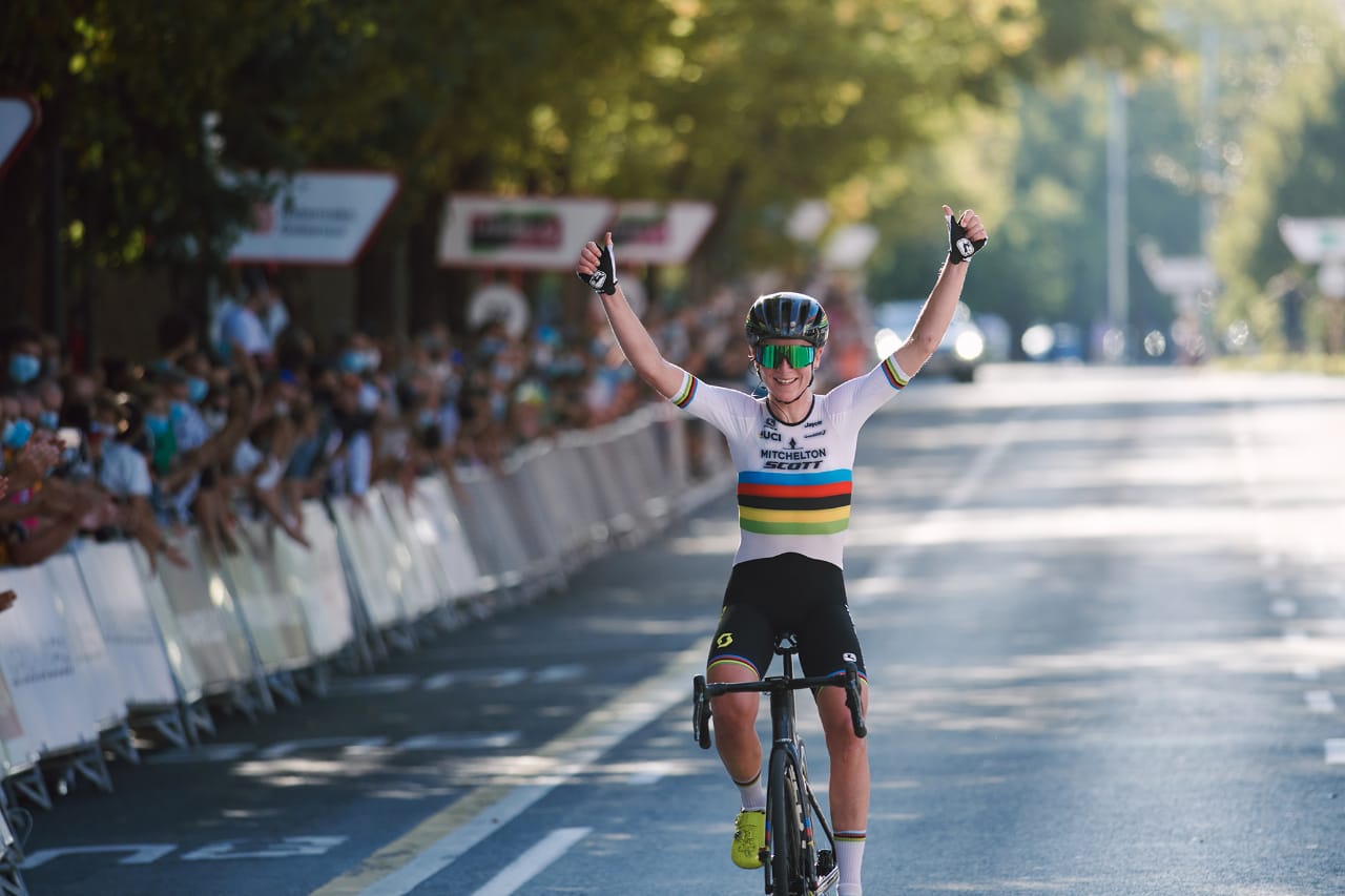 Annemiek Van Vleuten al Movistar Team 2021 - ph. Movistar Team - www.ciclismocolombiano.com