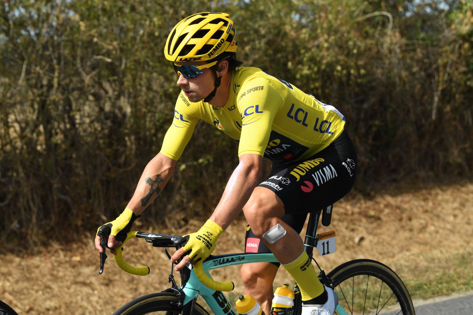 Primoz Roglic espera etapa 13 Tour de Francia 2020 - ph2. Jumbo Visma tw - www.ciclismocolombiano.com