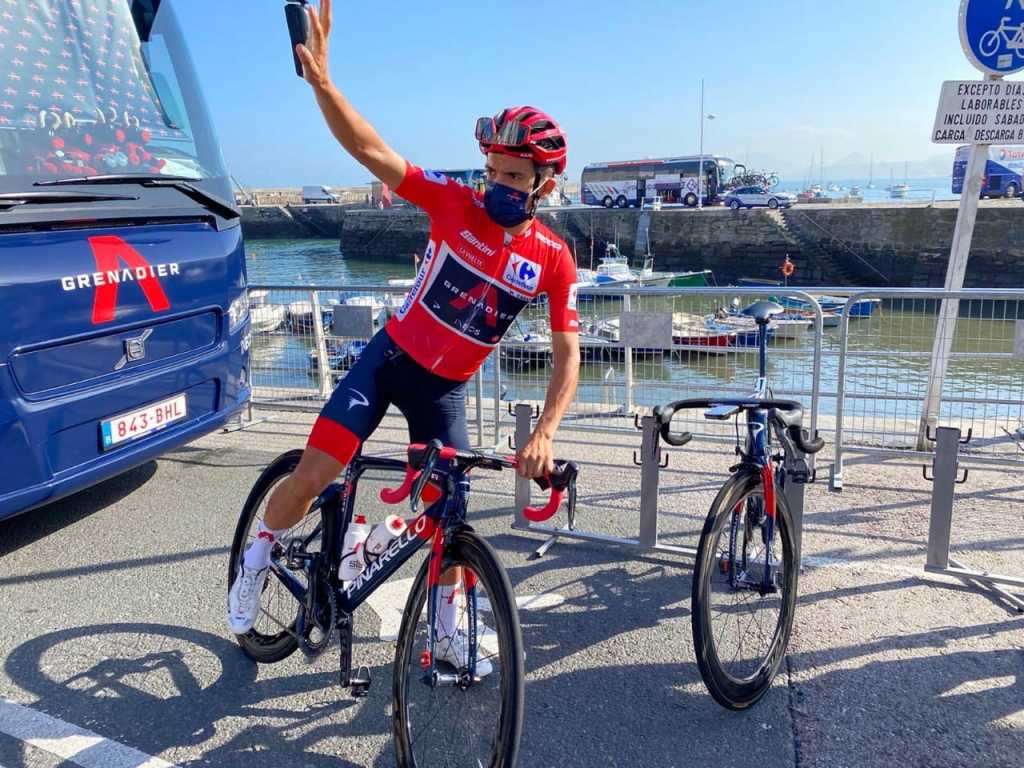 Richard Carapaz alarma Roglic etapa 17