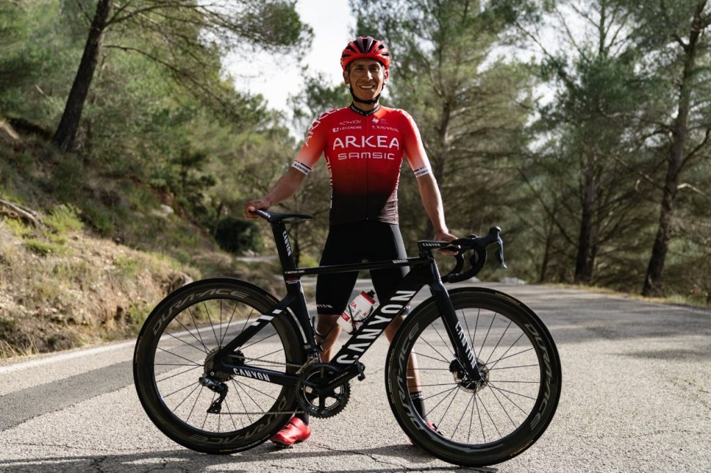 Primeras imÃ¡genes de Nairo Quintana en Europa, listo para su temporada 2021