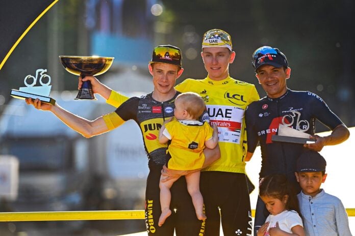 Pogacar Carapaz y Vingegaard en el podio del Tour de Francia