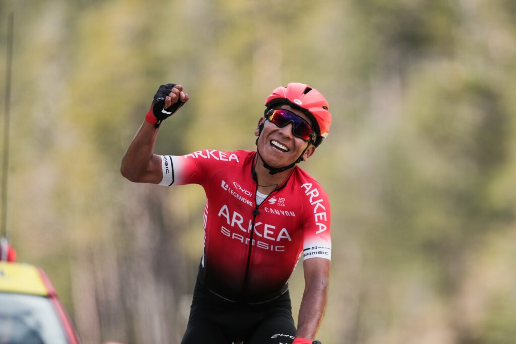 Nairo muestra su apoyo a 700 jóvenes ciclistas del Boyacá Raza de Campeones en impactante evento