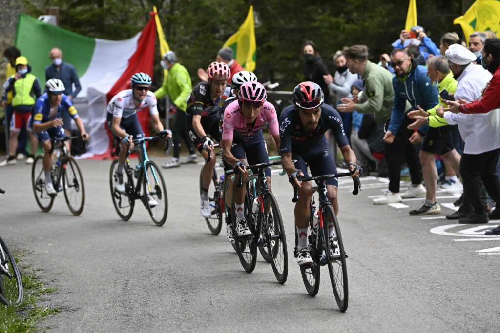 Daniel Felipe Martínez relata lo vivido en Giro de Italia 2021, cuando Egan casi se queda 
