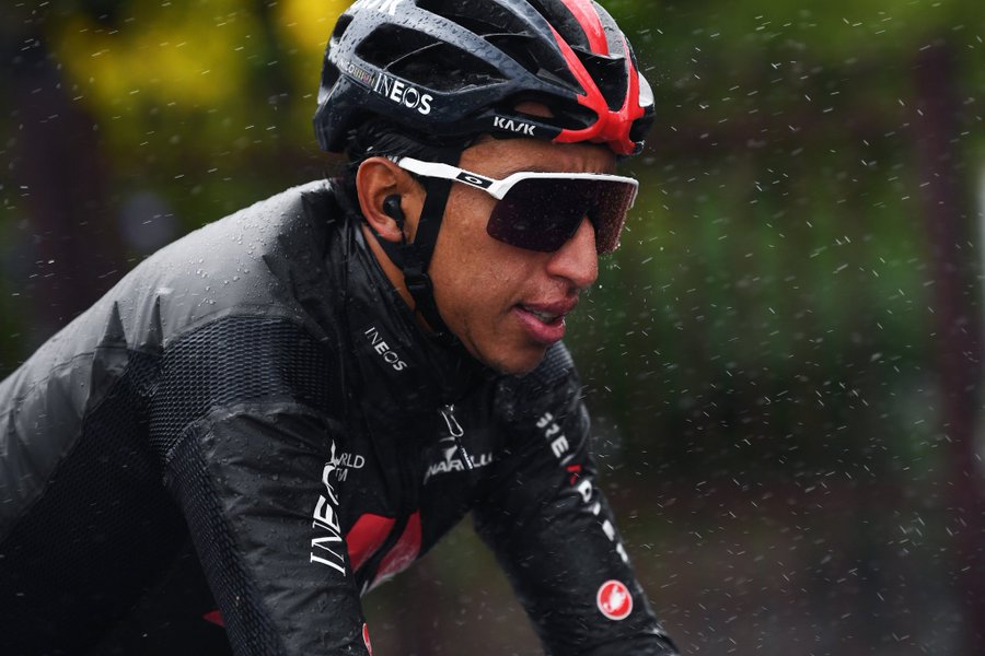 Egan con cortavientos del Ineos