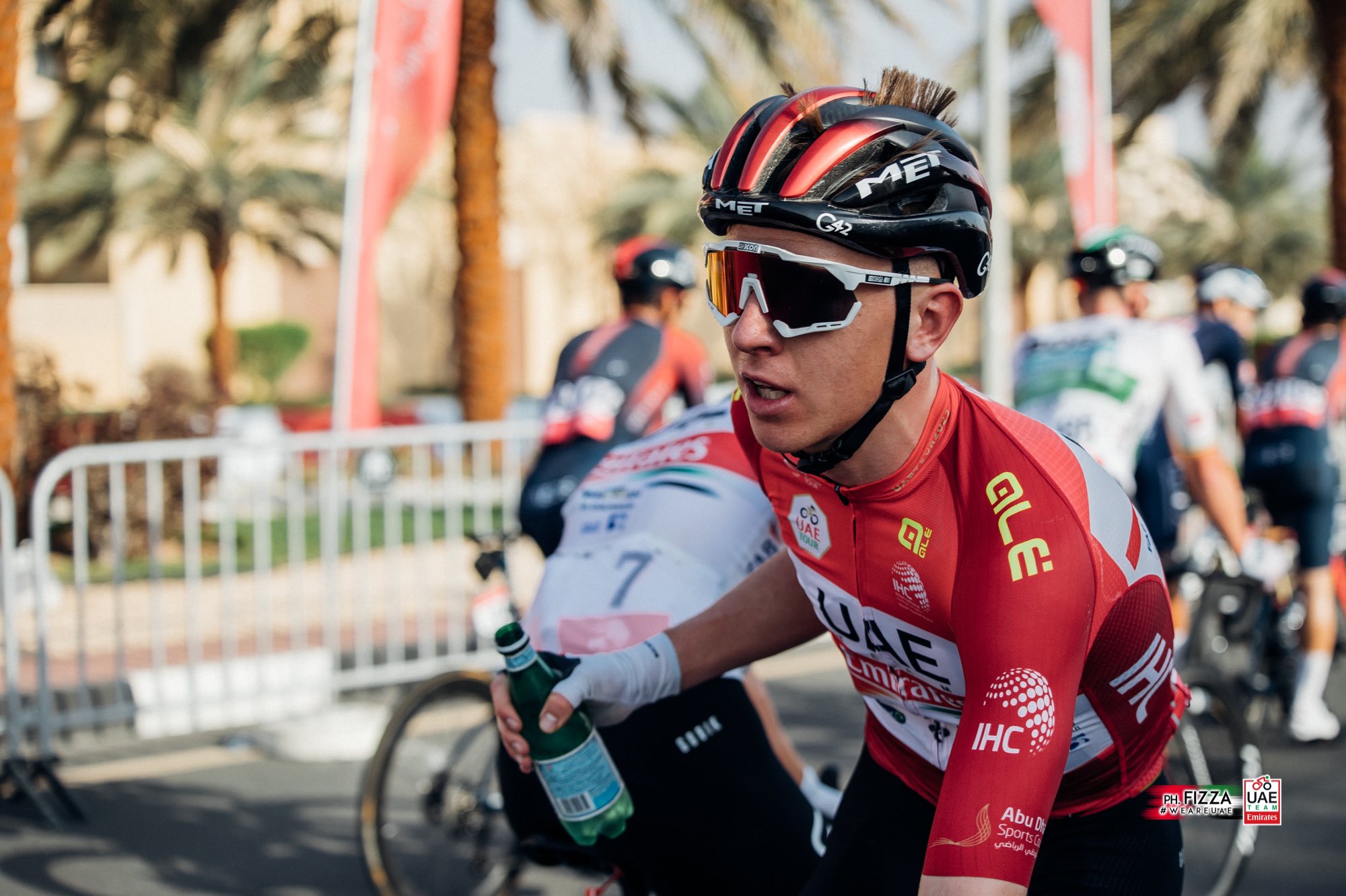 Pogacar revela cómo manejó su pinchazo en la etapa 5 del UAE Tour - Ciclismo Colombiano