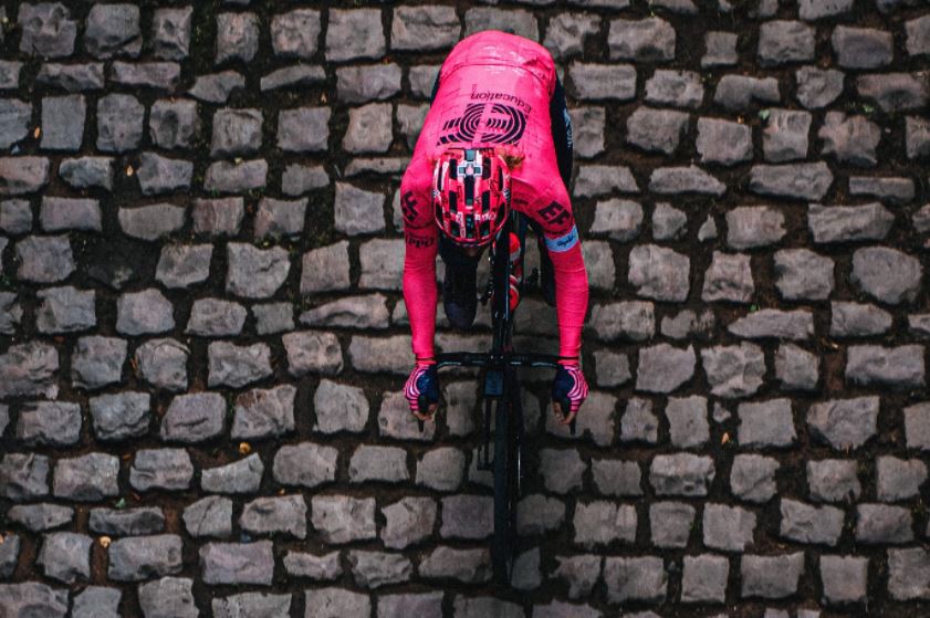 ef education nippo en pavé