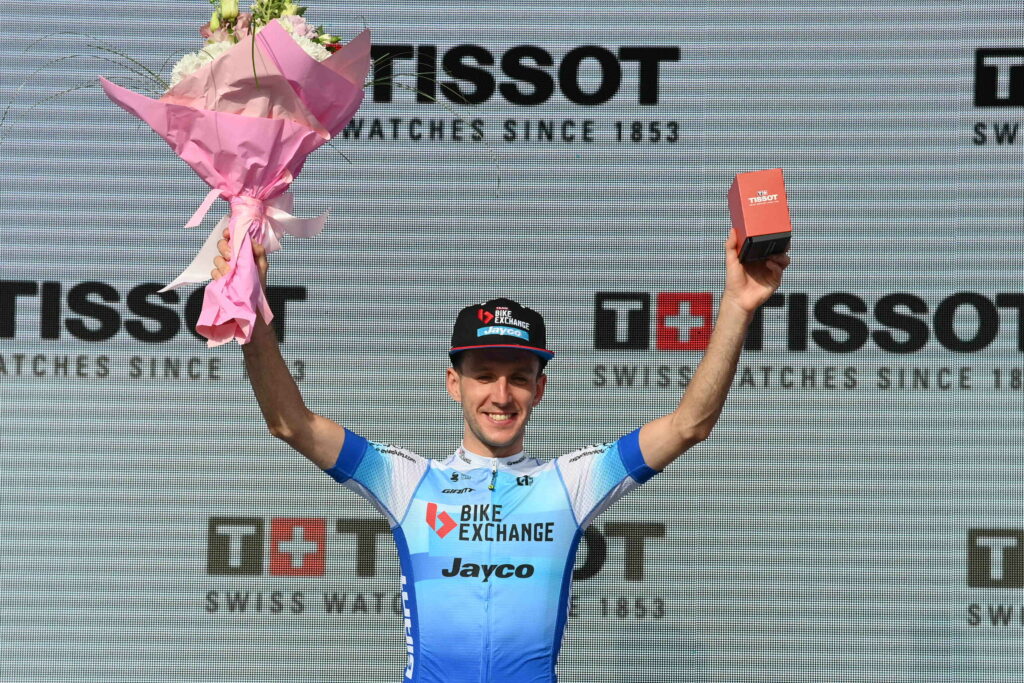 Simon yATES CELEBRANDO EN Podio