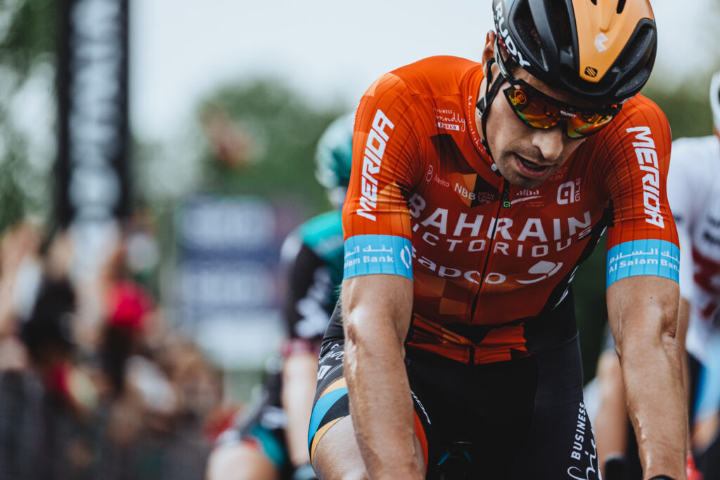 Mikel Landa con el Bahrain en Italia