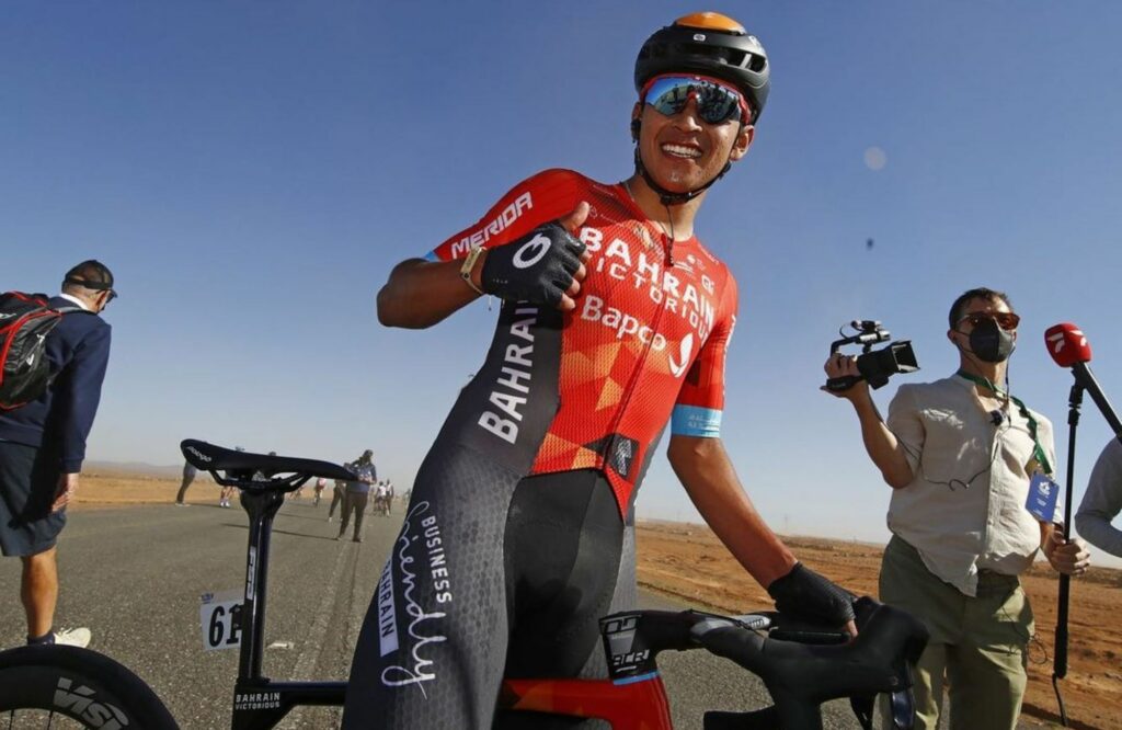 Santiago Buitrago con el pulgar arriba