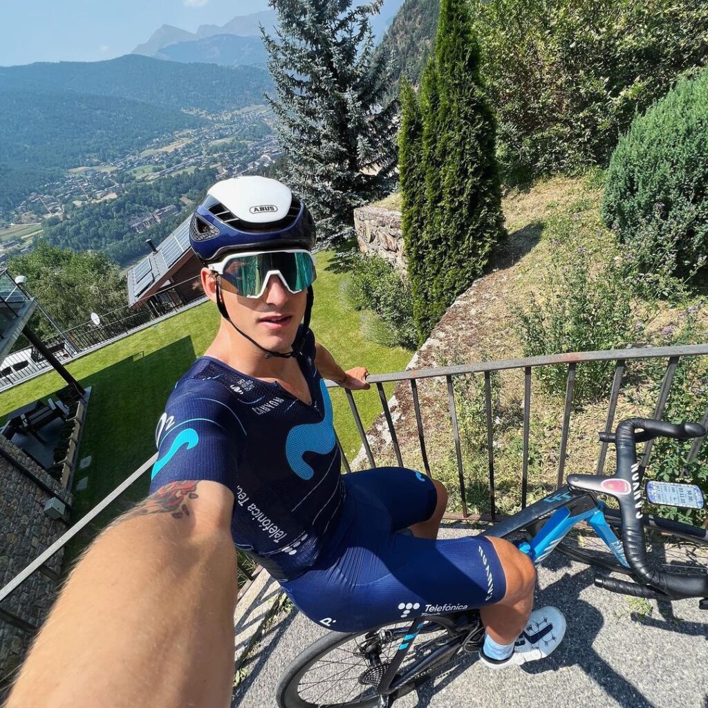 García Cortina con uniforme del Movistar