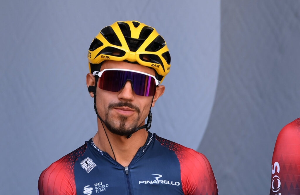 Martínez con gafas oscuras