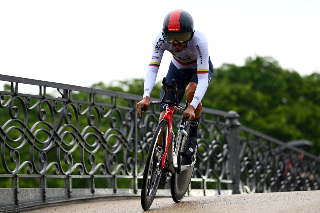 Martínez en bici de crono en Europa