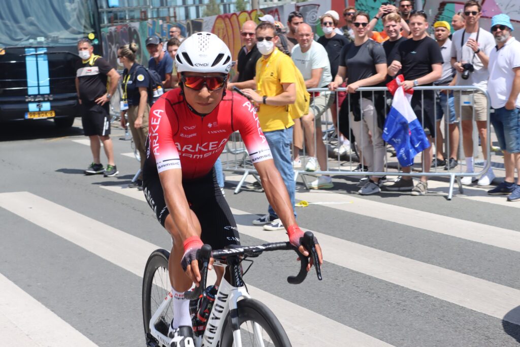 Nairo Quintana por una cebra