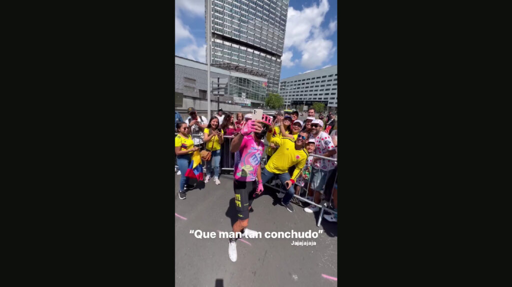 Urán con aficionados colombiano