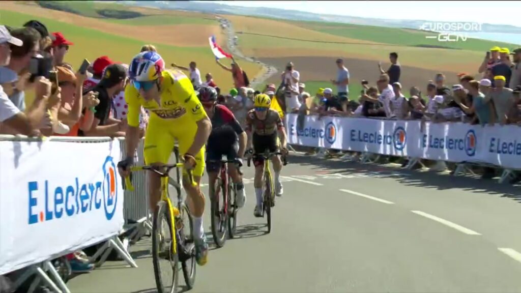 Van Aert en ataque arrancón