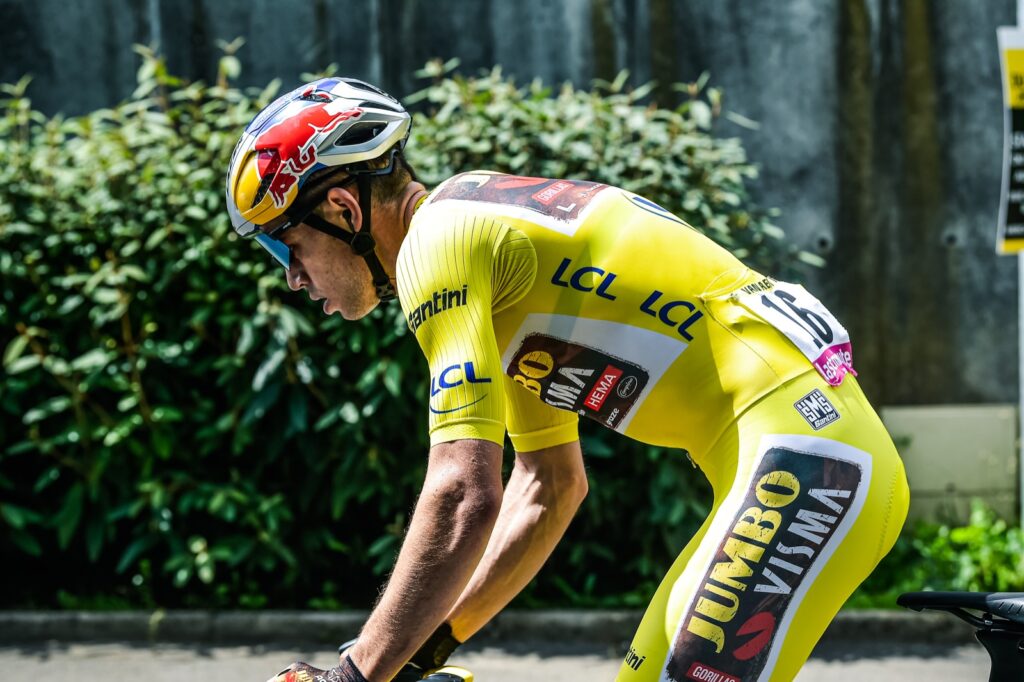 Wout Van Aert con el amarillo