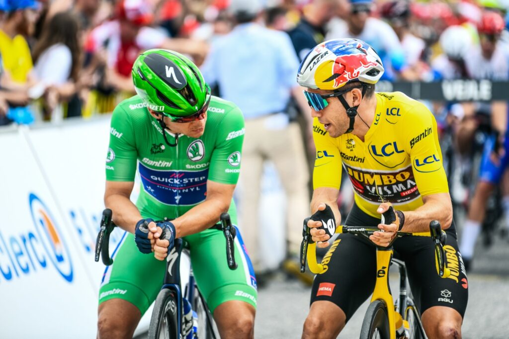Van Aert y Jakobsen hablando