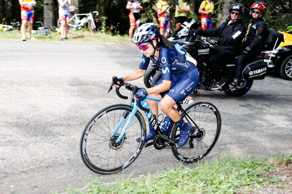 Paula Patiño en carrera