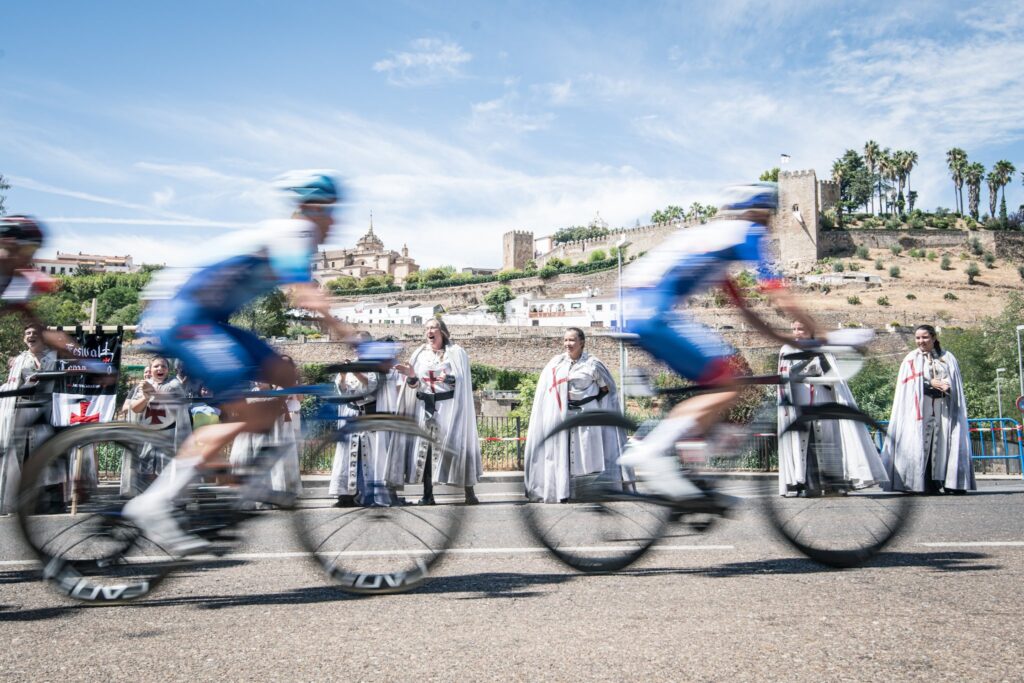 Ciclistas en competencia