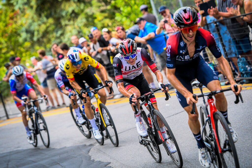 Pogacar y Van Aert con Yates