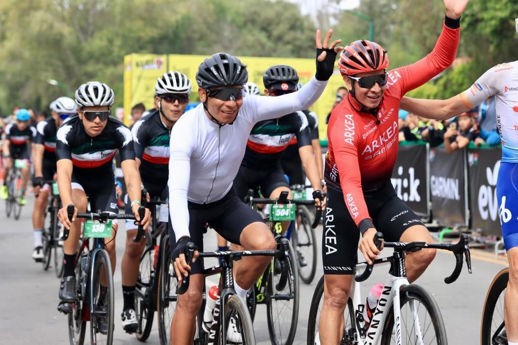 nAIRO Y DAYER CON ciclistas amateurs