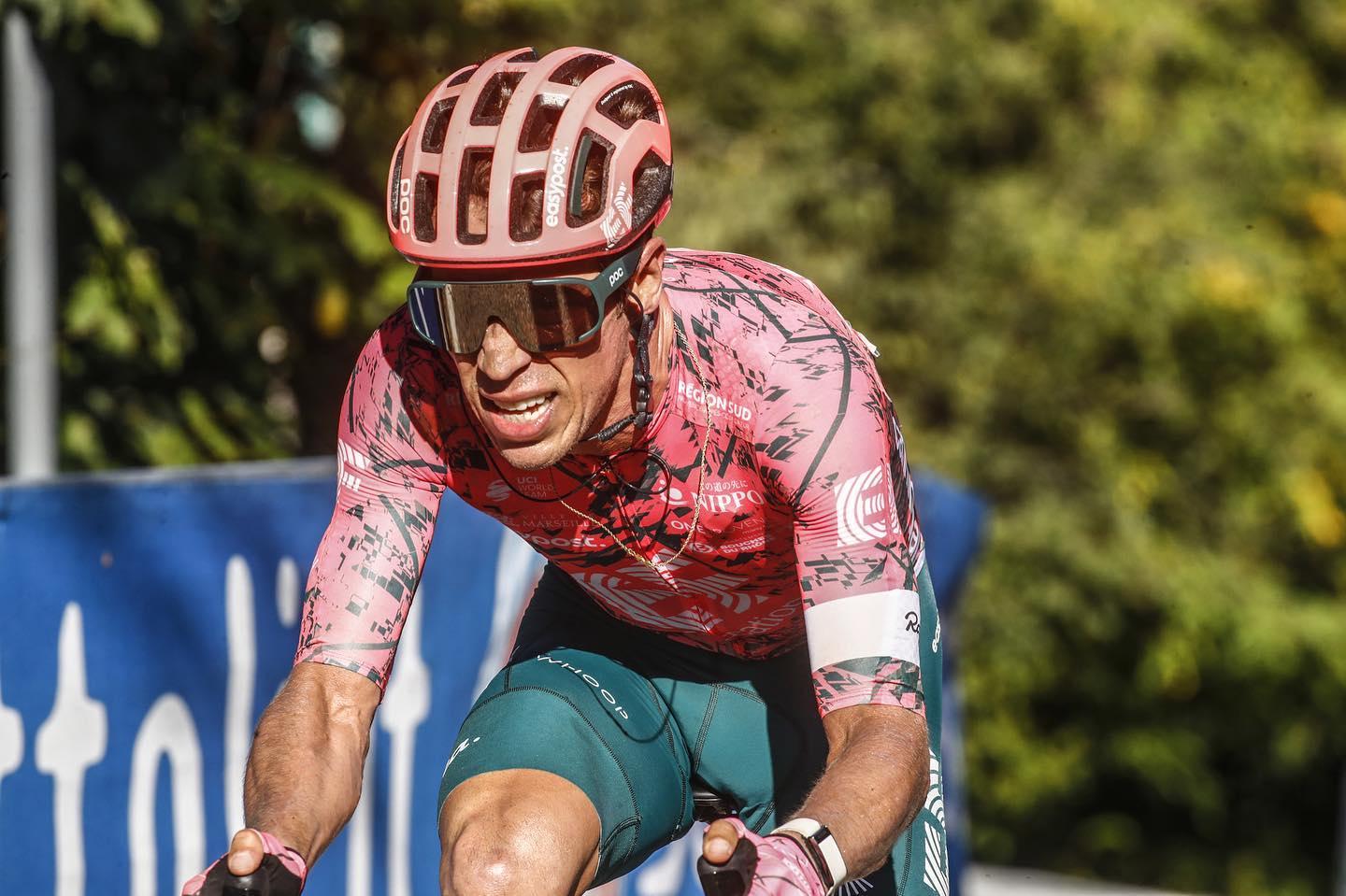 Rigoberto Uran VIDEO Rigoberto Urán anuncia que estará en el Giro 2023, hablando en