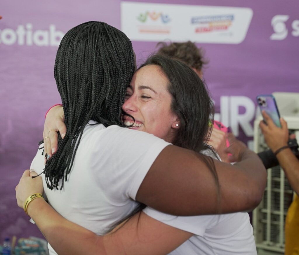 Pajón abrazo a Urrutia