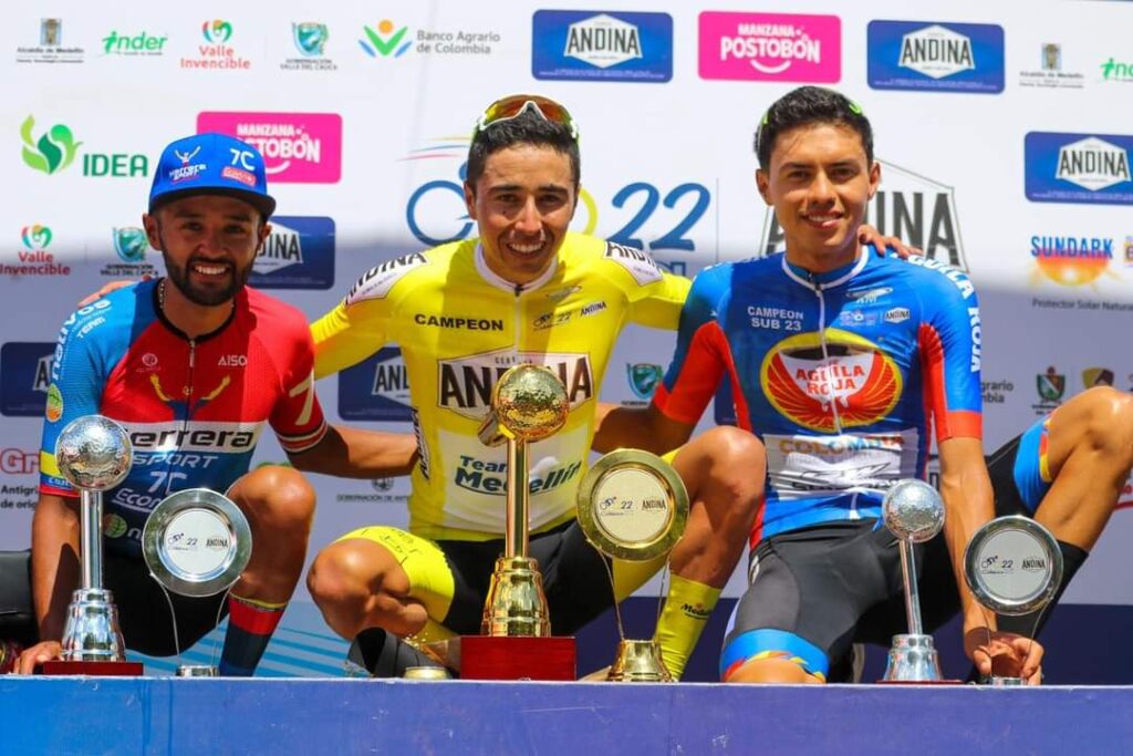 Dubán con Aldemar y Edgar