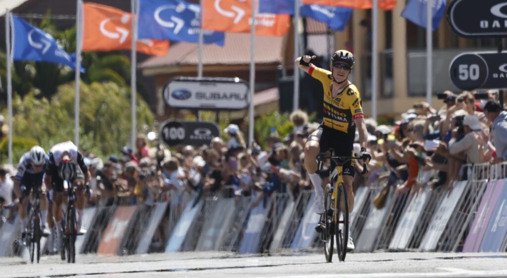 Rohan Dennis gnando con el Jumbo