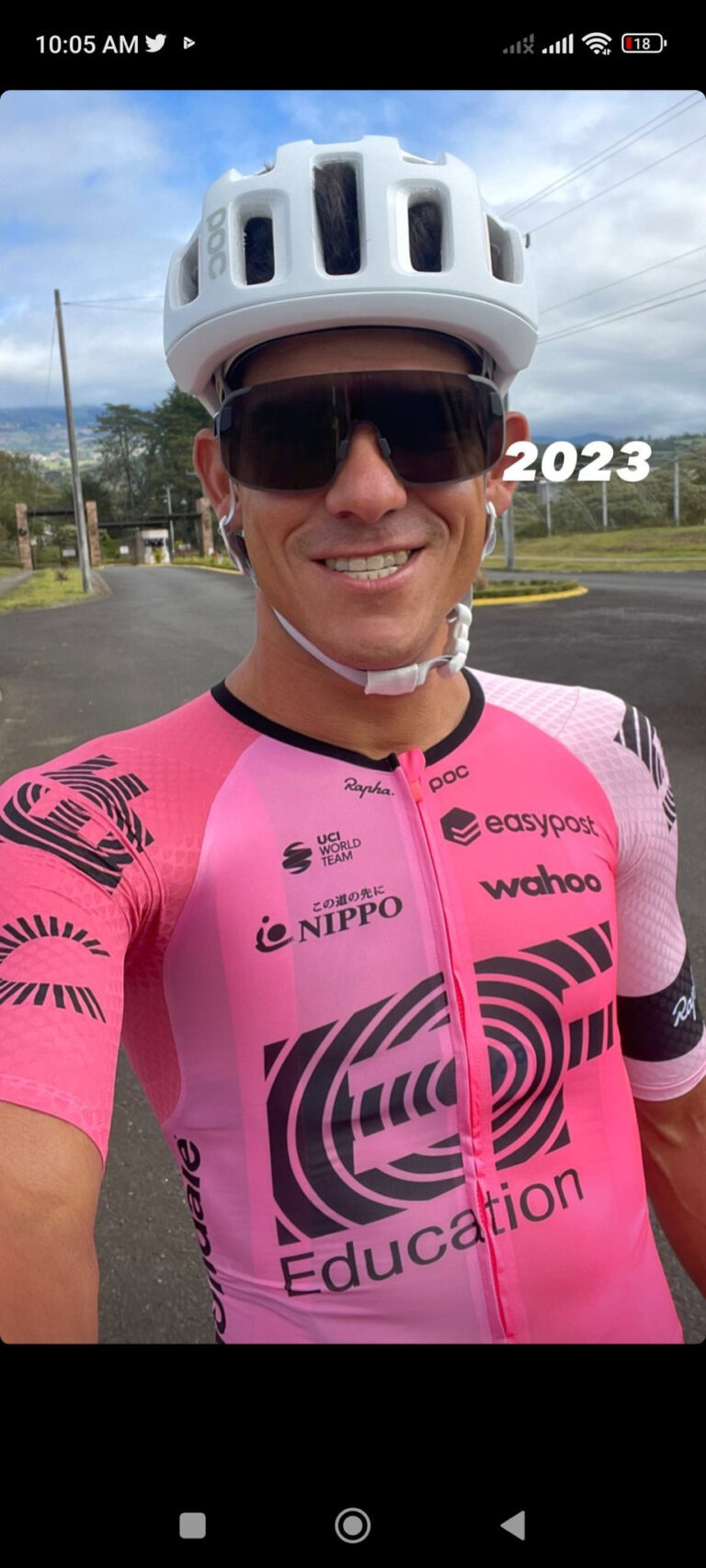 Por error se revela el nuevo uniforme del EF para 2023, Rigo y Carapaz ...