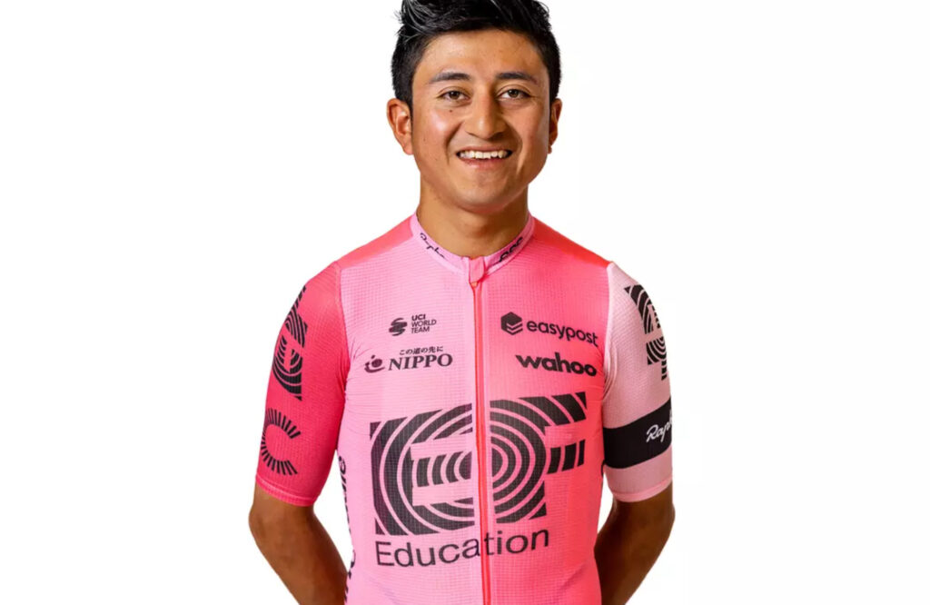 ALEXANDER cEPEDA Sonríe EF