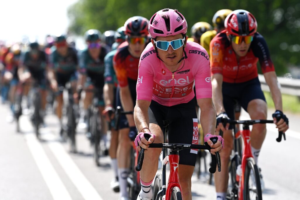Geraint Thomas con el Ineos de Rosa