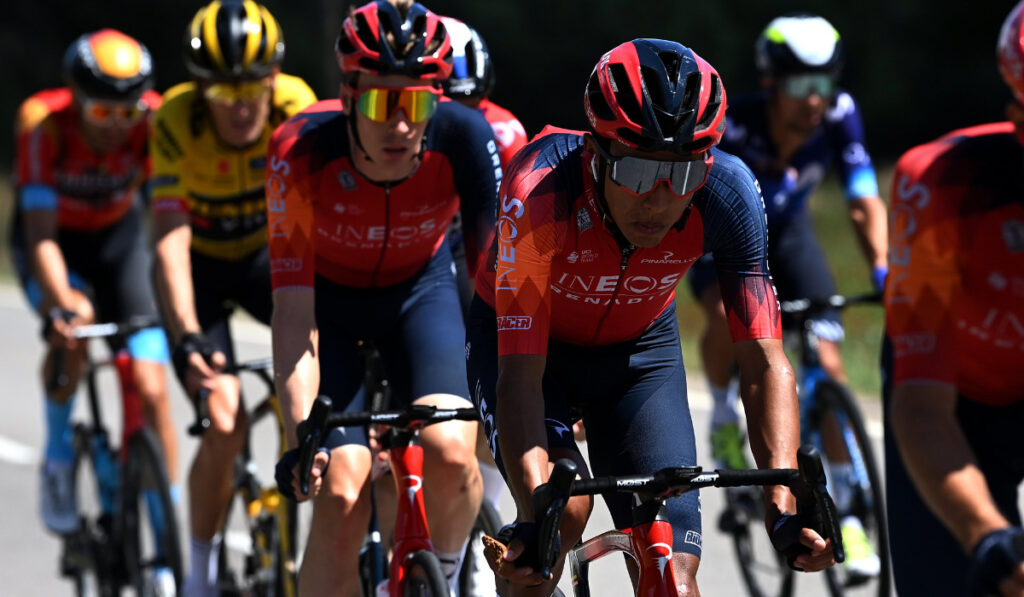Egan con el Ineos en etapa 4 de la Vuelta 2023.