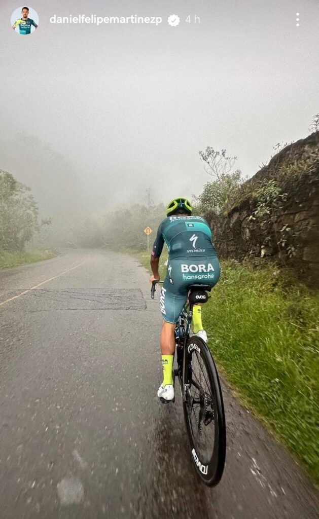 Daniel Martínez en su bicicleta entrenando