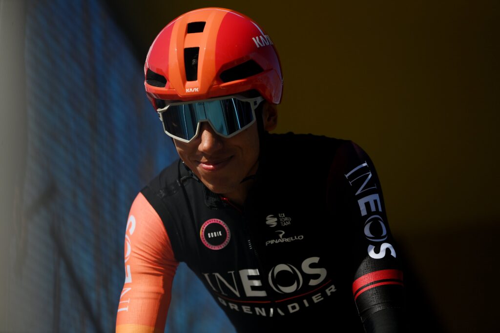 Egan Bernal termina en el top 10 de la París Niza 2024