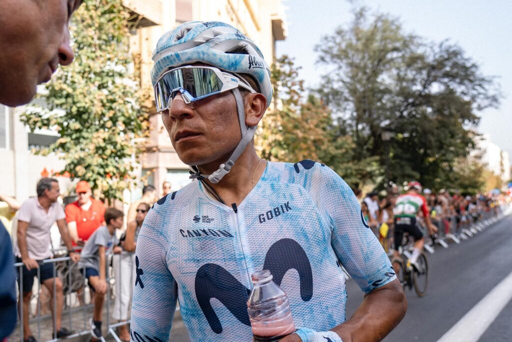 Nairo Quintana mirando al frente