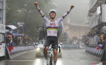 Tour de Francia 2026: general tras la etapa 10 Tadej Pogacar celebrando en la meta