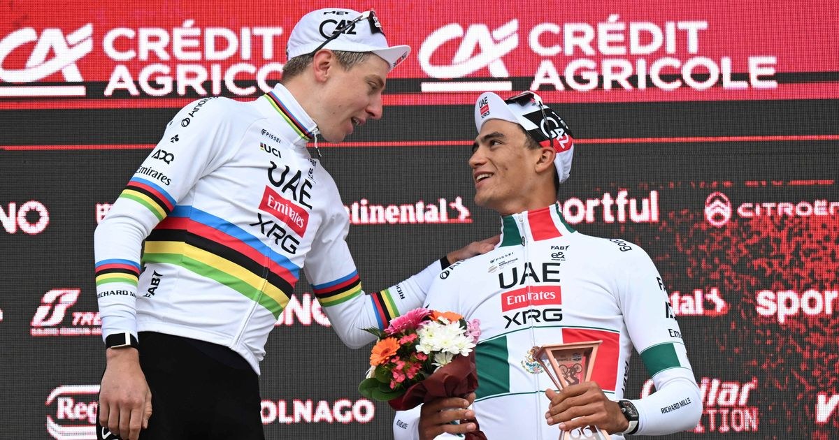 Isaac Del Toro ya no es simple gregario en el Tour 2026 Isaac Del Toro junto a Tadej Pogacar con UAE Team Emirates-XRG antes del Tour de Francia 2026