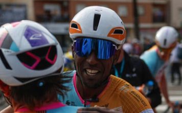 Biniam Girmay carga con el sueño del NSN en el Tour 2026 Biniam Girmay con el NSN Cycling Team antes del Tour de Francia 2026