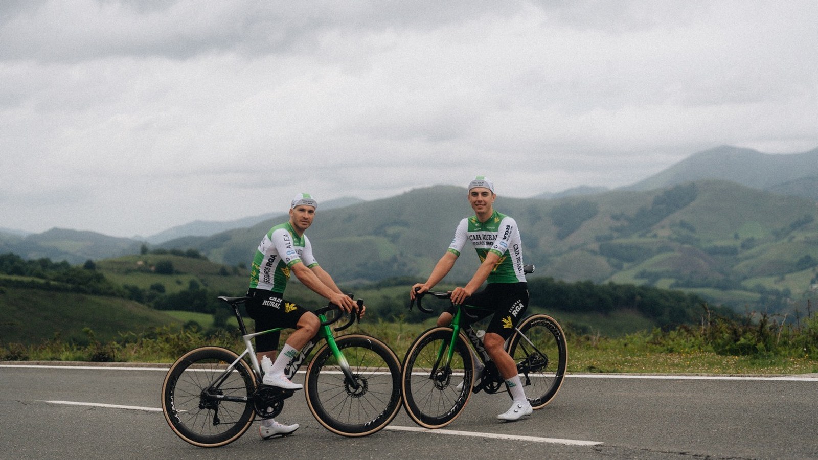 Uniforme especial de Caja Rural Seguros RGA para el Tour de Francia 2026