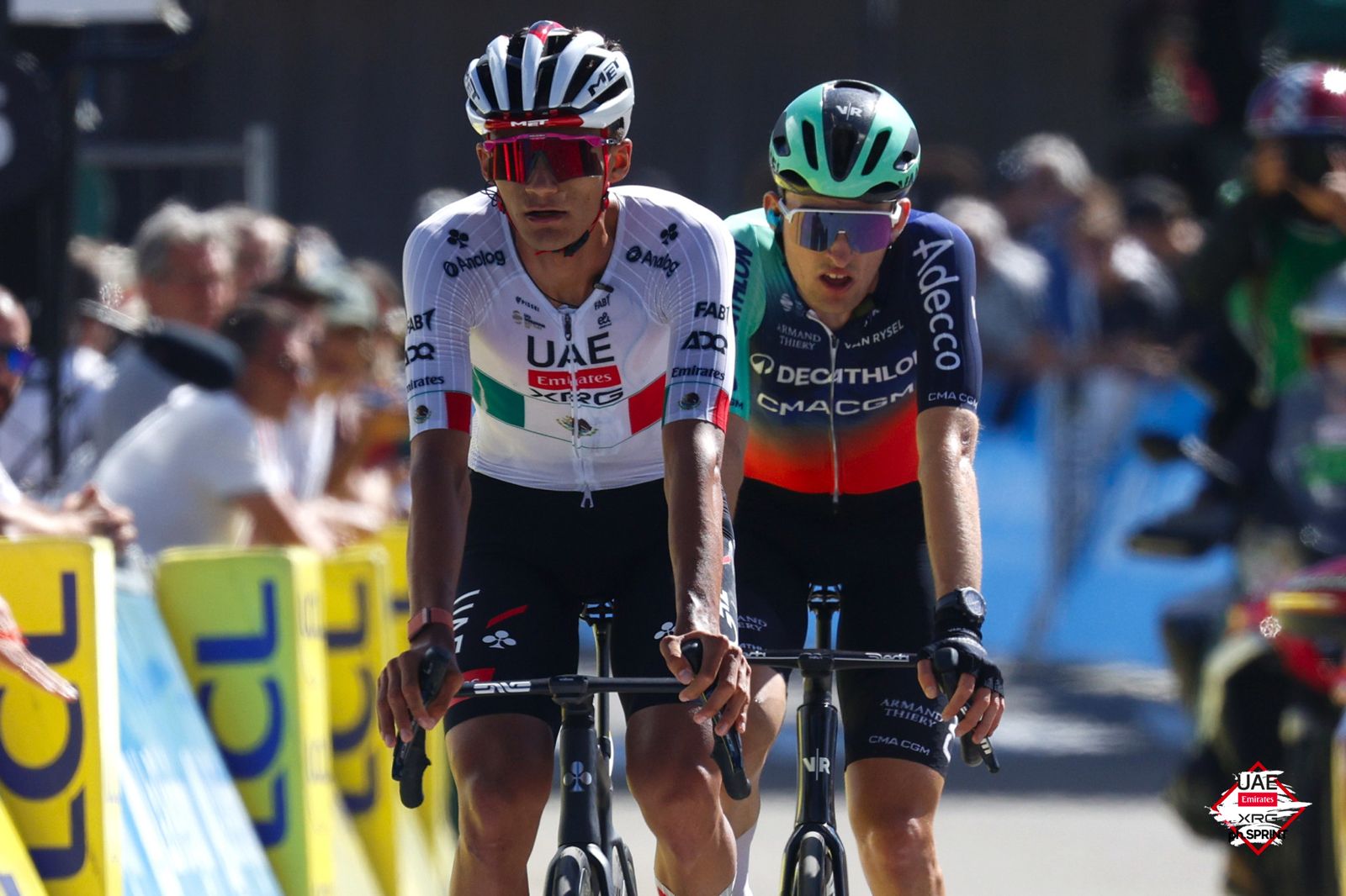 Isaac del Toro resiste en Crest-Voland antes del día clave en el Grand Colombier Isaac del Toro durante la etapa 6 del Tour Auvergne - Rhône-Alpes 2026