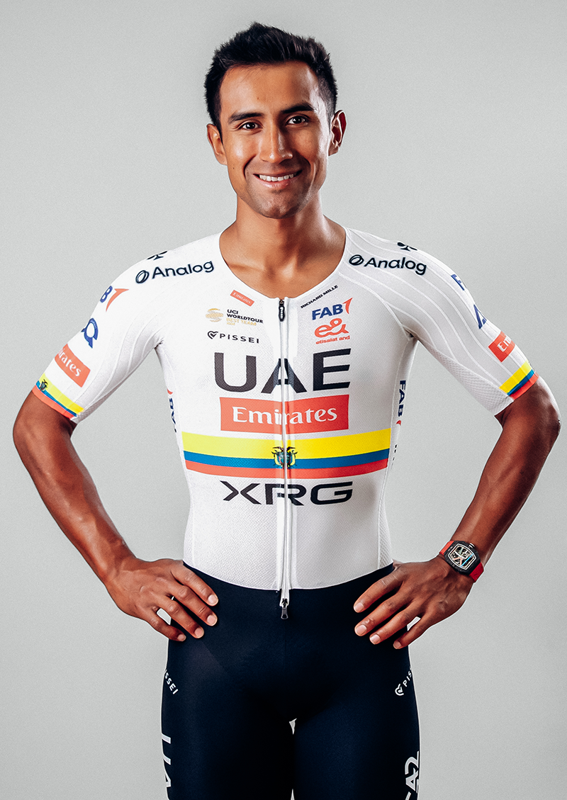 Jhonatan Narváez con el uniforme 2026 de UAE Team Emirates-XRG