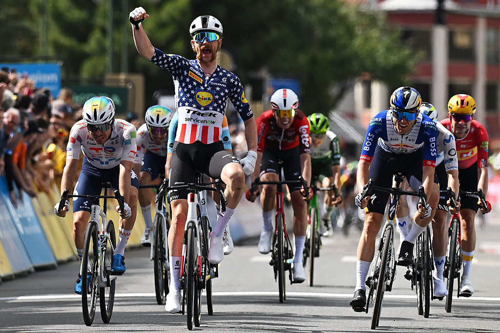 Quinn Simmons ganó la etapa 4 del Tour Auvergne – Rhône-Alpes 2026 Quinn Simmons gana la etapa 4 del Tour Auvergne Rhône-Alpes 2026