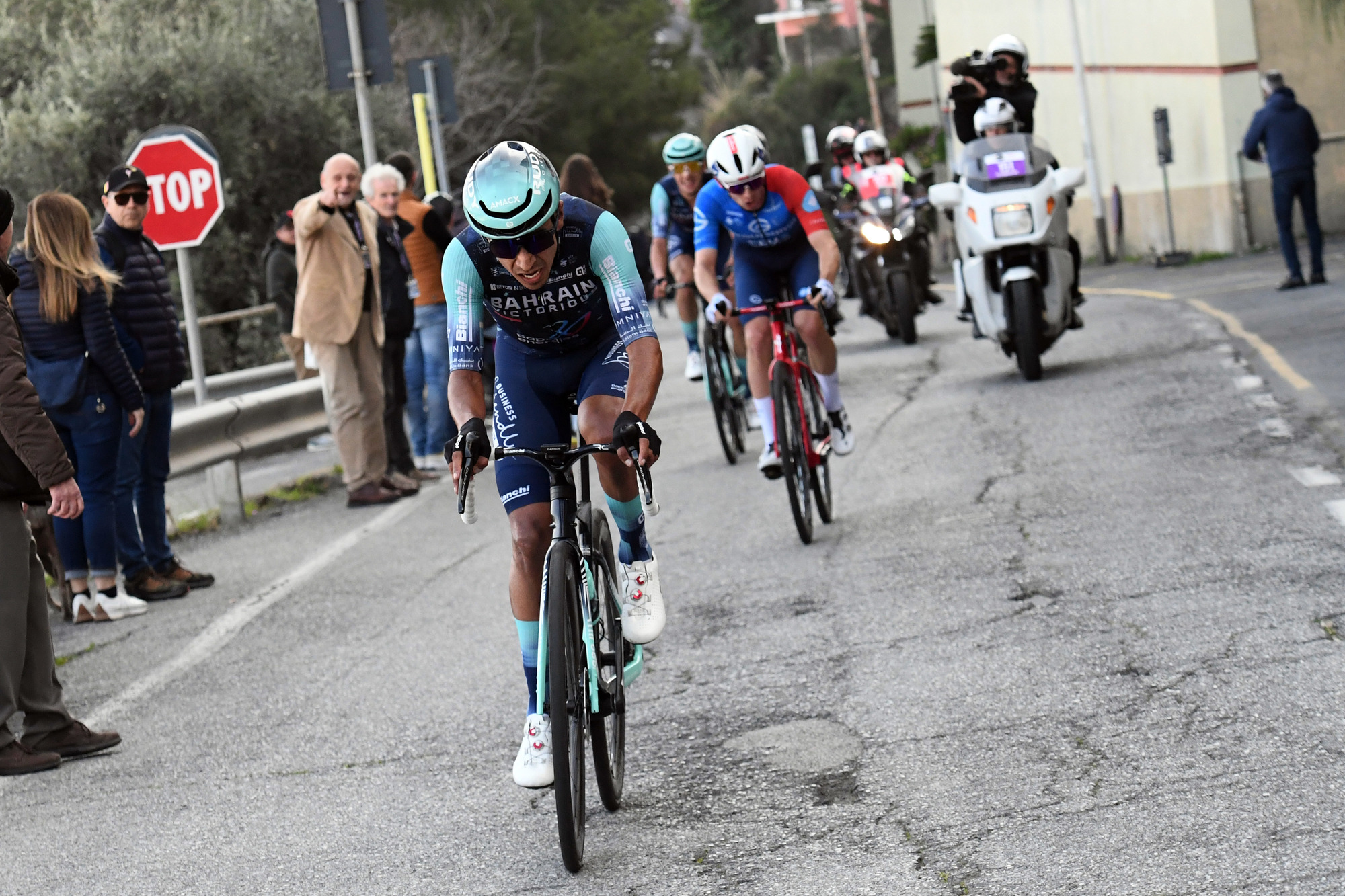 Así les fue a los latinoamericanos en la etapa 4 del Tour Auvergne – Rhône-Alpes Santiago Buitrago compite con Bahrain Victorious en 2026