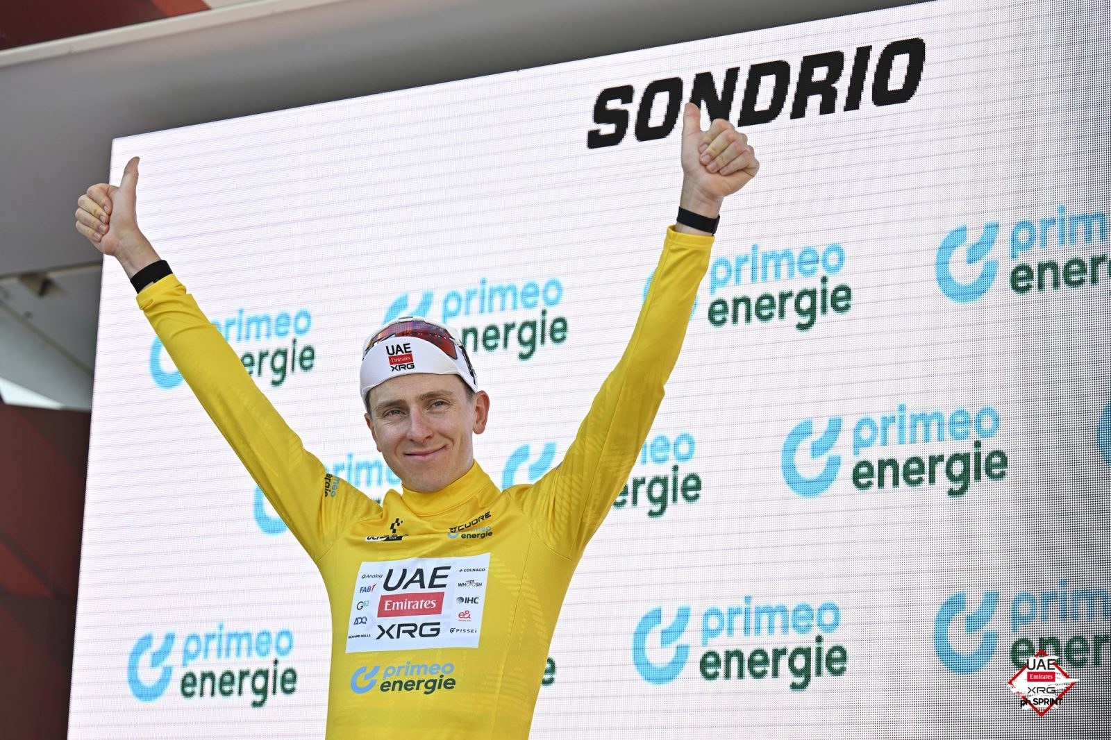 Dónde ver en Latinoamérica, España y Europa la etapa 5 del Tour de Suiza 2026 Tadej Pogacar con el maillot de líder del Tour de Suiza 2026
