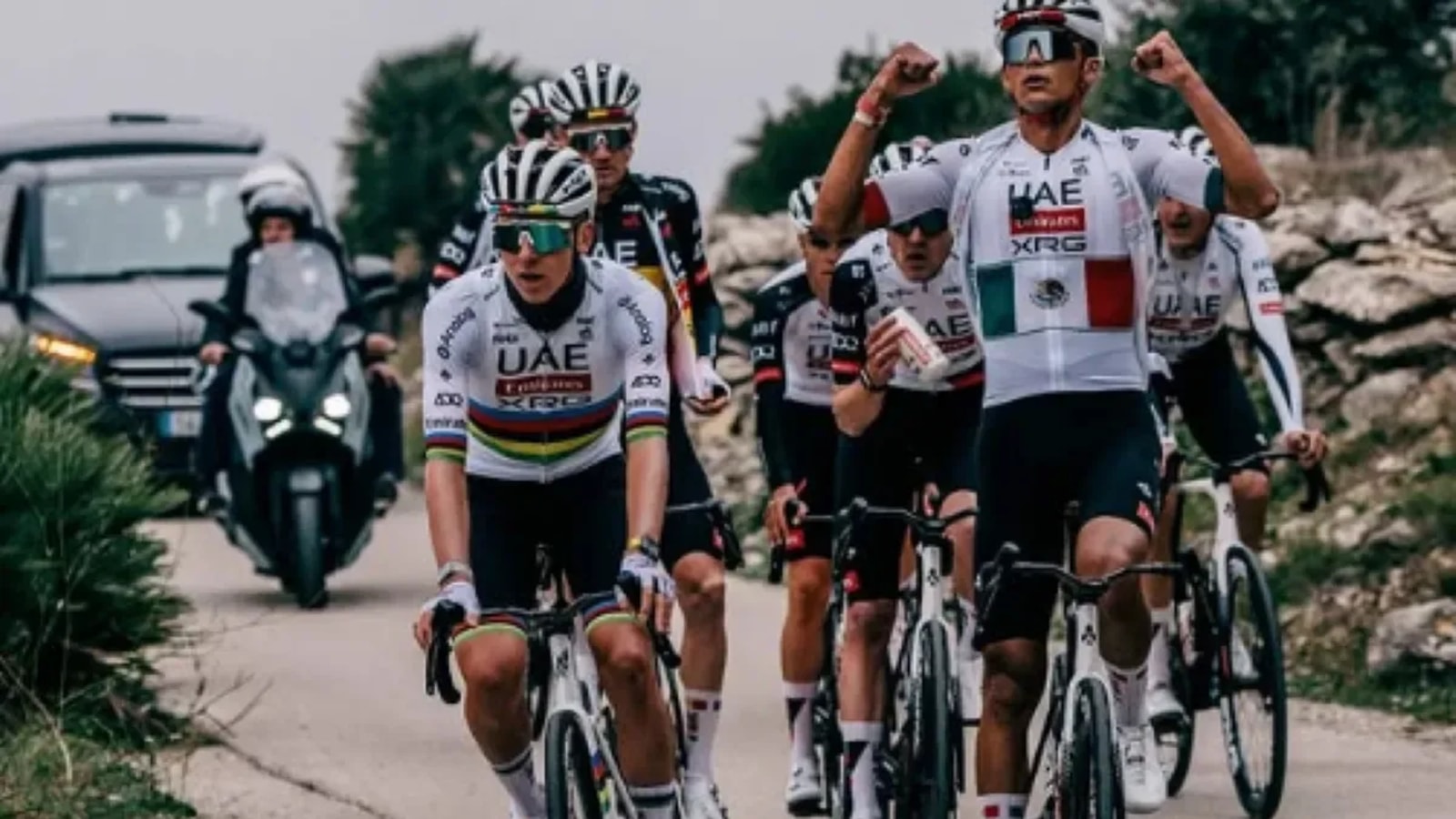 UAE Team Emirates queda bajo presión ante la UCI Tadej Pogacar e Isaac Del Toro con UAE Team Emirates-XRG