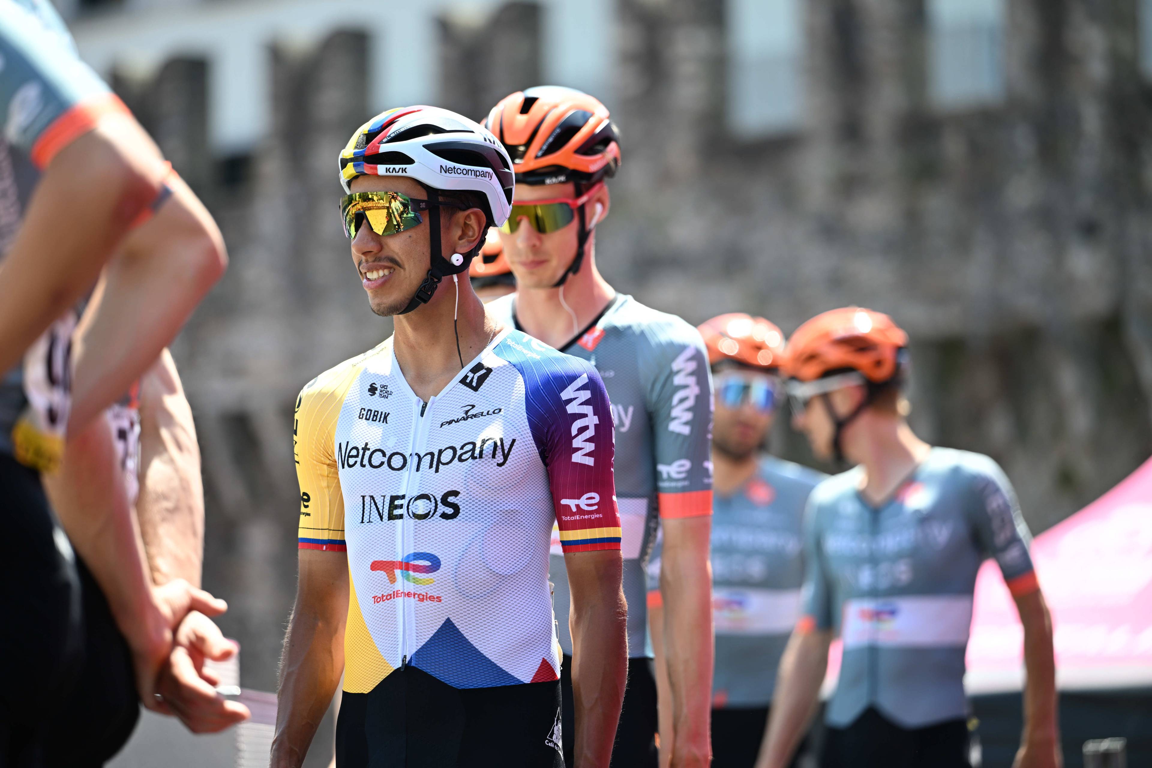 Colombianos en la etapa 3 del Tour 2026: primera montaña Egan Bernal y Thymen Arensman (Netcompany INEOS) durante el Tour de Francia 2026