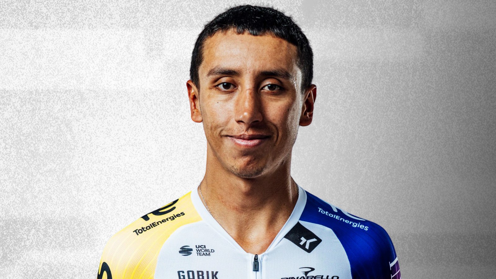 Egan Bernal con el maillot de Netcompany INEOS en 2026, primer portador del maillot verde del Tour