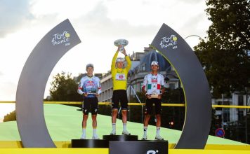 Tour de Francia 2026: jóvenes que marcaron la carrera Isaac Del Toro en el podio final del Tour de Francia 2026 junto a Tadej Pogacar y Remco Evenepoel