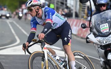 Remco Evenepoel reta al bloque de Movistar en San Sebastián Remco Evenepoel reta al bloque de Movistar en San Sebastián